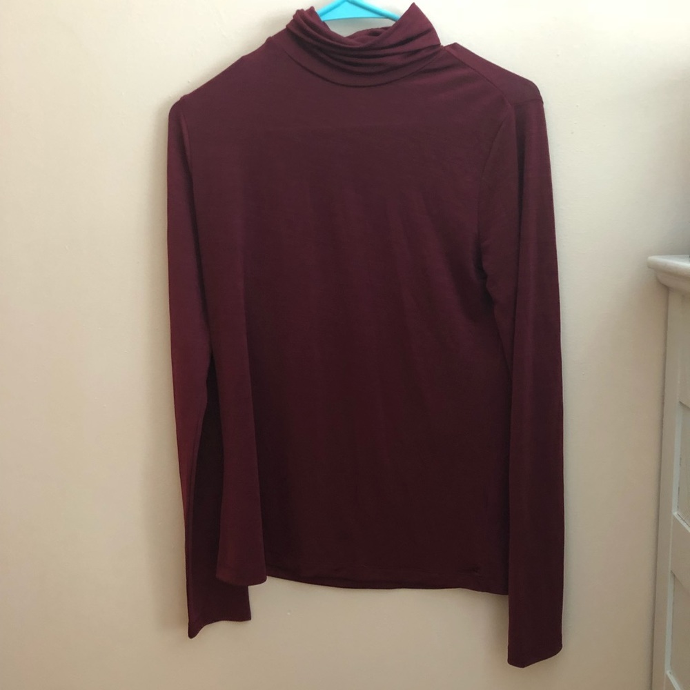 Forever 21 turtle neck size Large